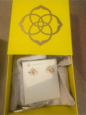 Kendra Scott Halloween/Fall themed candy corn earrings